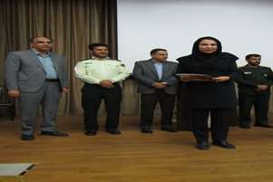 تجلیل از رئیس شبکه بهداشتی درمانی و آموزشی شهرستان آباده به عنوان مدیر نمونه 