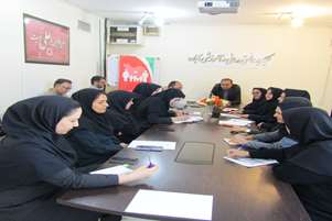 نشست درون بخشی قرارگاه جوانی جمعیت در مرکز بهداشت شهرستان آباده