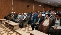 حضور مسوولان و کارکنان شبکه بهداشت و درمان آباده در گردهمایی رزمندگان دفاع مقدس